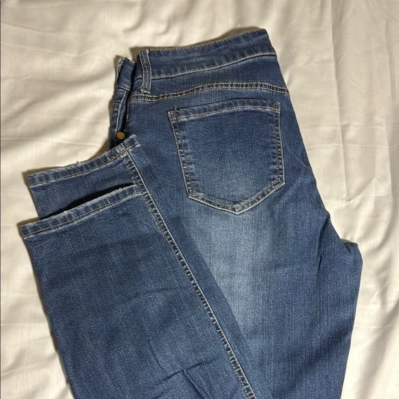 Seven7 Blue Skinny Jeans with Modern Stretch - Picture 13 of 14